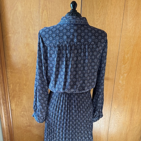 Max Studio Navy Patterned Long Sleeve Dress - NWT - Picture 5 of 10